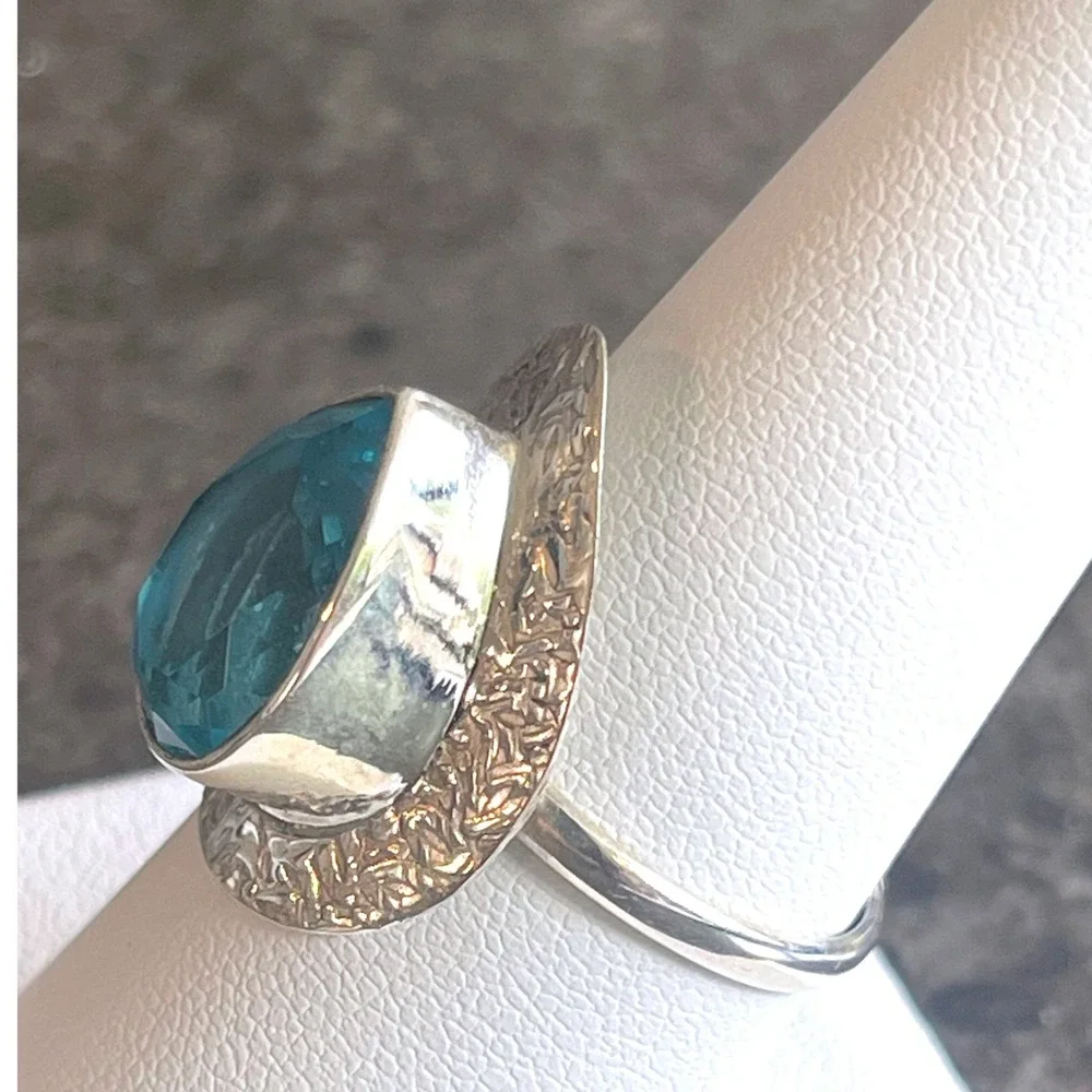925 Sterling Silver Ring with Large 21.7mm Pear-Cut Blue‎ Gemstone, Size 8